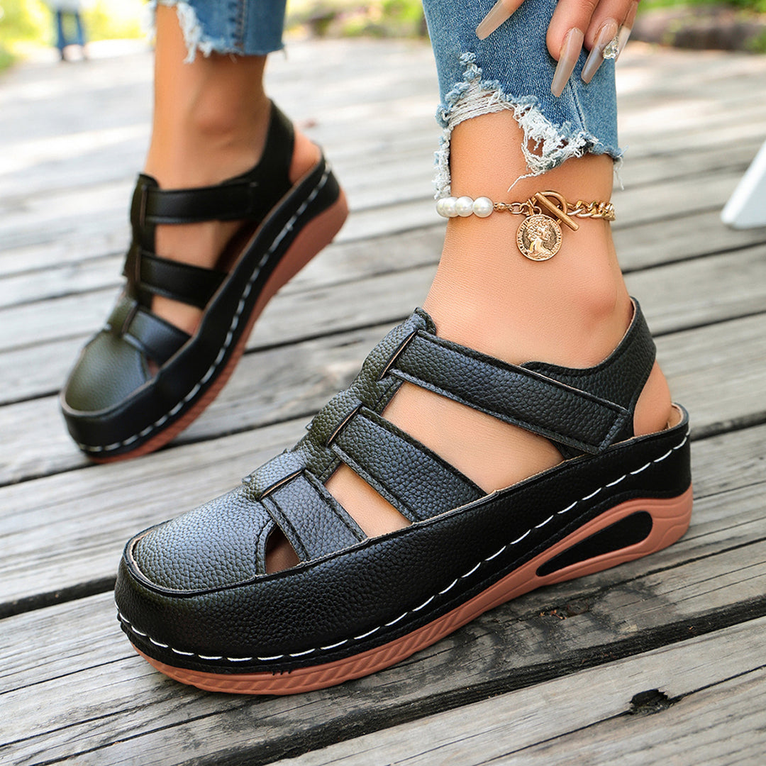 Damen Freizeitsandalen mit verstellbarem Riemendesign EB