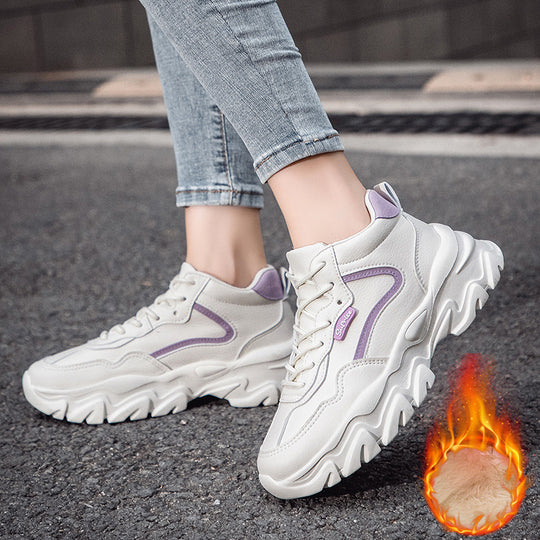 Damen Sportliche Schnürsneaker mit dämpfendem Obermaterial und rutschfester Sohle EB