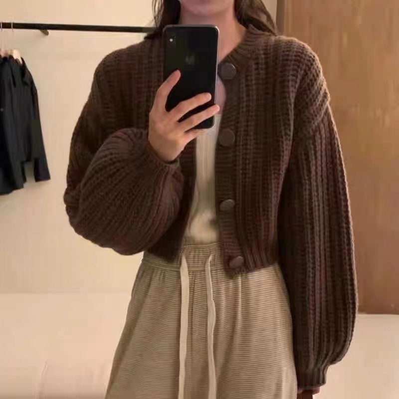 Damen Grobstrickcardigan mit voluminösen Ärmeln und großen Knöpfen EB