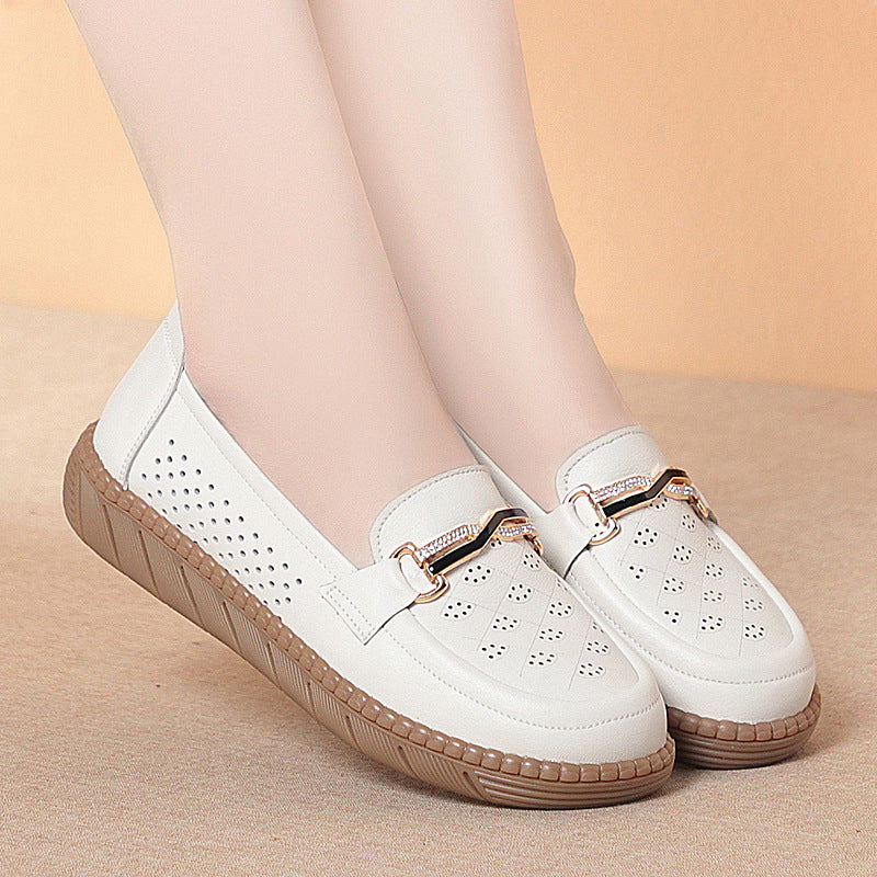 Damen Mokassins mit luftiger Perforation und modischem Schmuckdetail EB