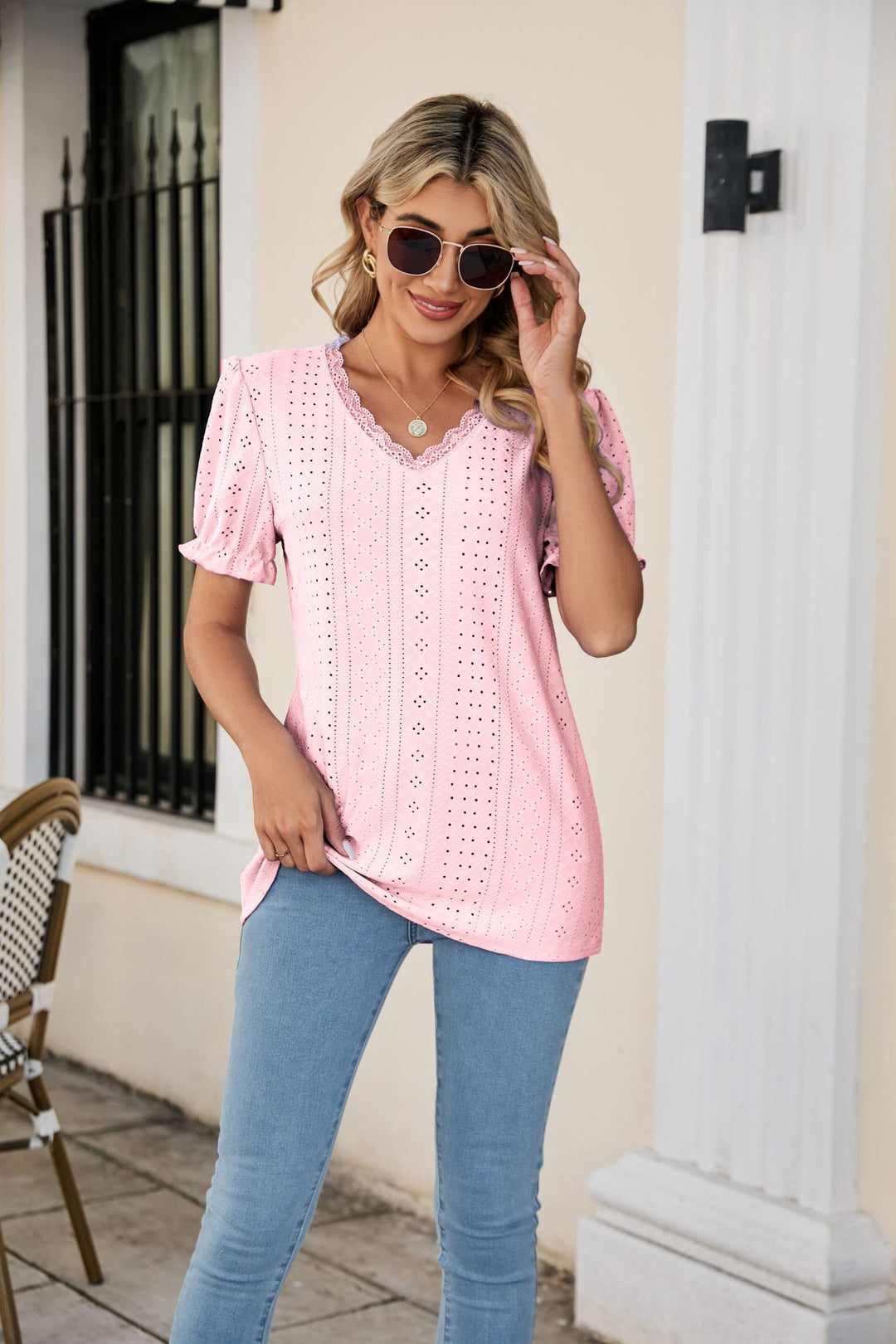 Damen Bluse mit luftigen Rüschen und durchbrochenem Design EB
