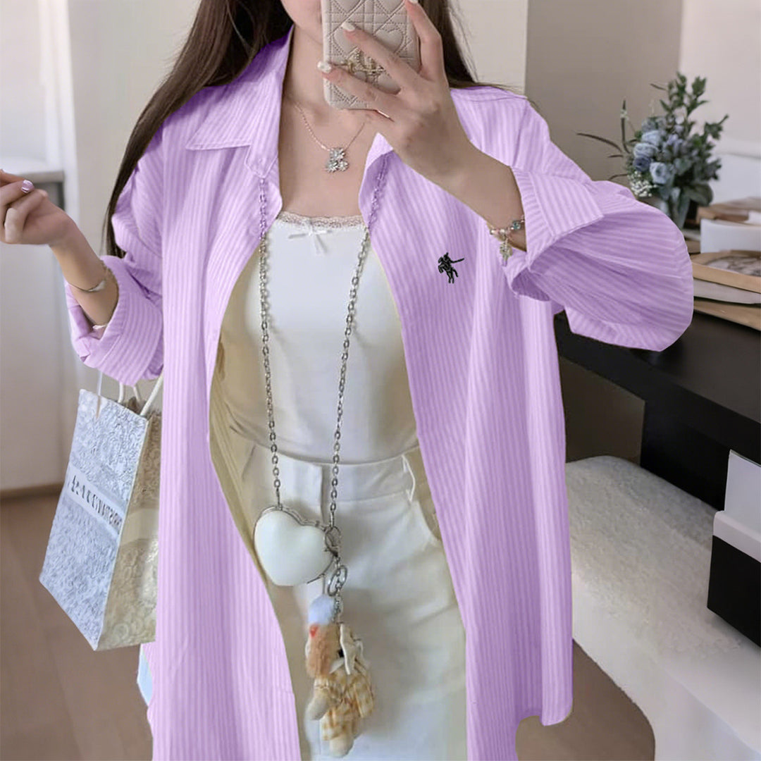 Damen nan oversized Hemd mit feiner Nadelstreifenstruktur, Kentkragen, abgerundetem Saum und geknöpften Manschetten EB