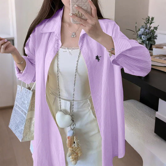 Damen nan oversized Hemd mit feiner Nadelstreifenstruktur, Kentkragen, abgerundetem Saum und geknöpften Manschetten EB
