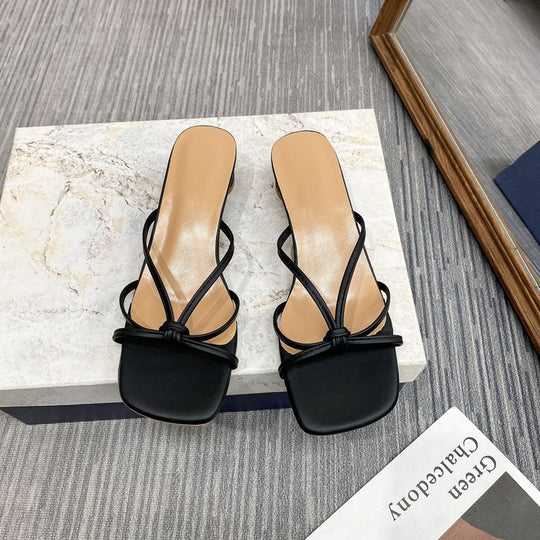 Damen elegante Sandaletten mit metallisch glänzendem Obermaterial und quadratischer Spitze EB