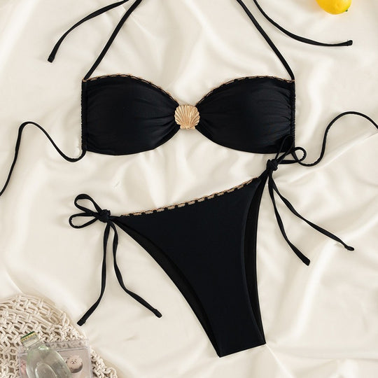 Damen Eleganter Bikini mit goldenen Akzenten EB