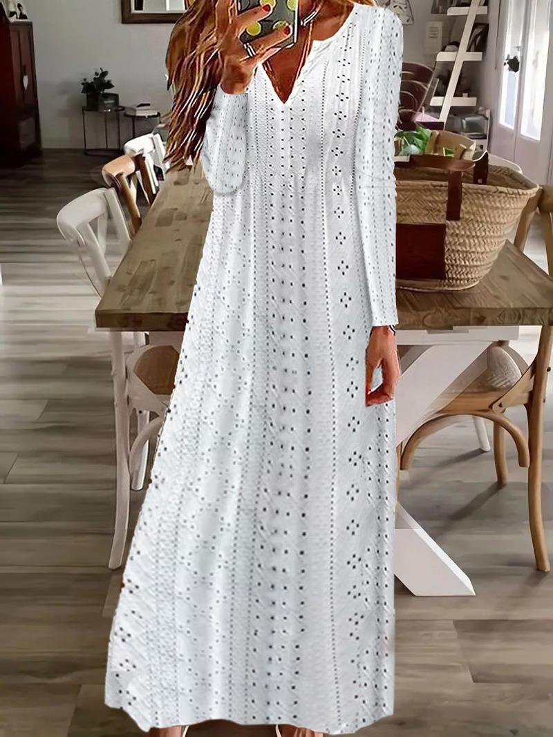 Damen Maxikleid mit filigranem Lochmuster und V-Ausschnitt EB