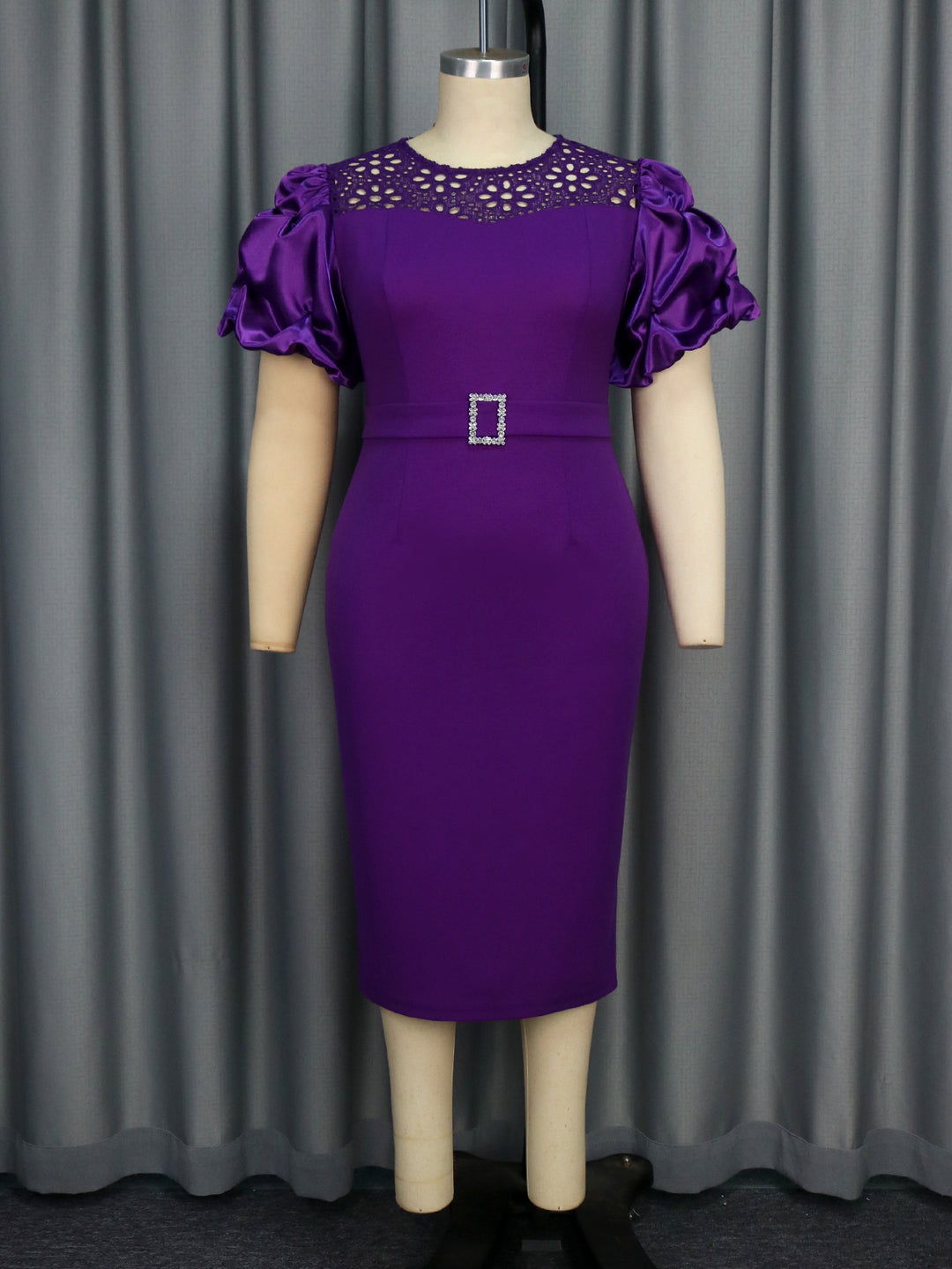 Damen Figurbetontes Cocktailkleid mit kreativem Rüschendesign und dekorativem Taillengürtel EB