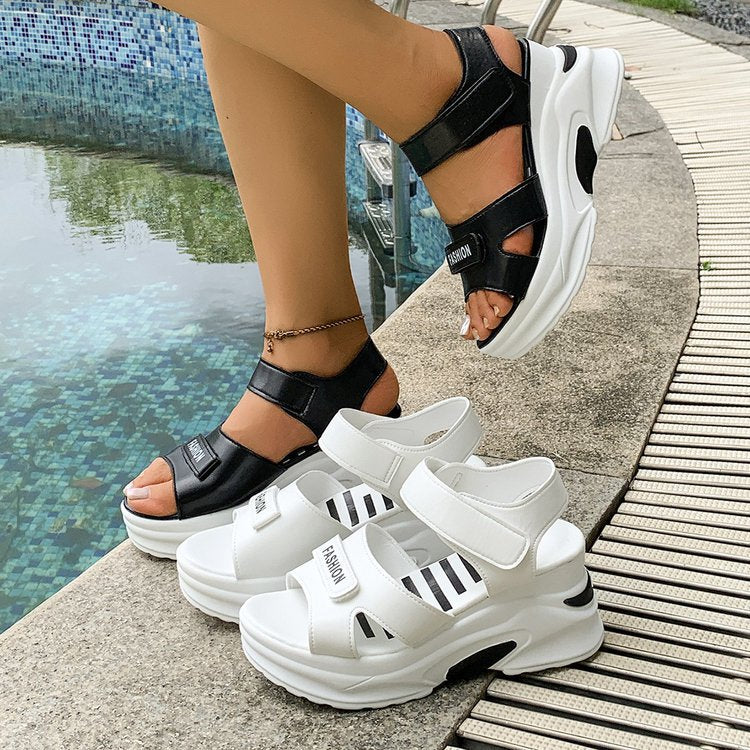 Damen Wedge-Sandalen mit verstellbaren Riemen und gepolsterter Sohle EB