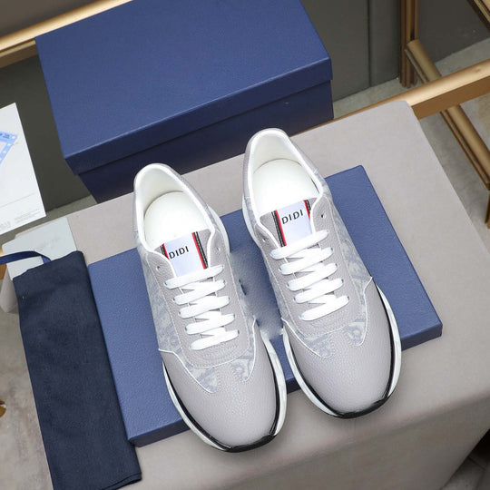 Damen Sportliche Sneakers mit innovativer Oberflächenstruktur und ergonomischer Dämpfung EB