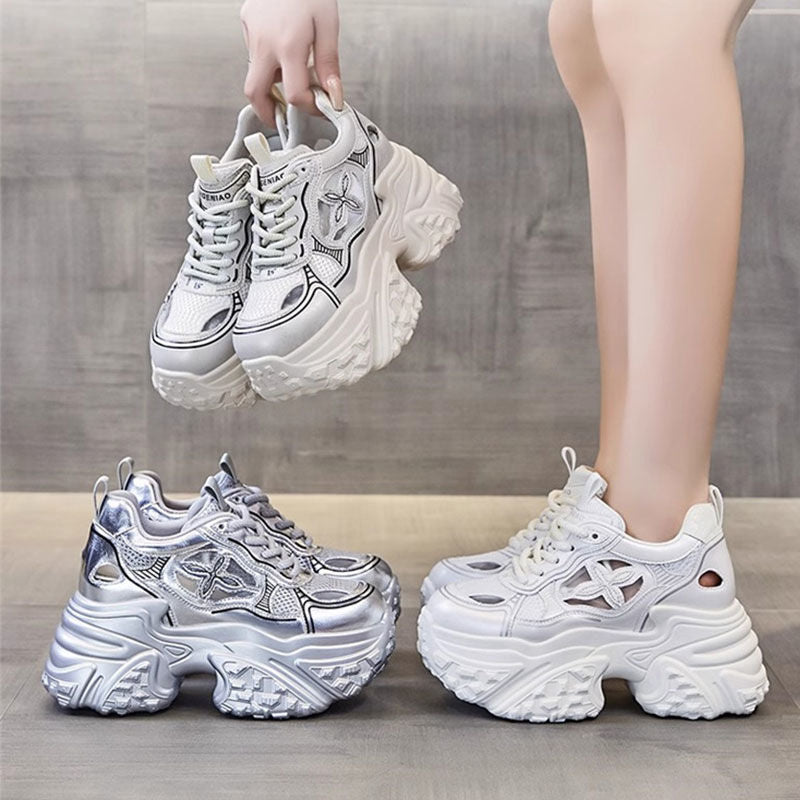 Damen Sportliche Plateau-Sneaker mit innovativem Oberflächen-Design EB