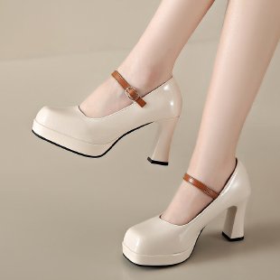 Damen Plateau-Pumps mit elegantem Riemchen und komfortablem Blockabsatz EB