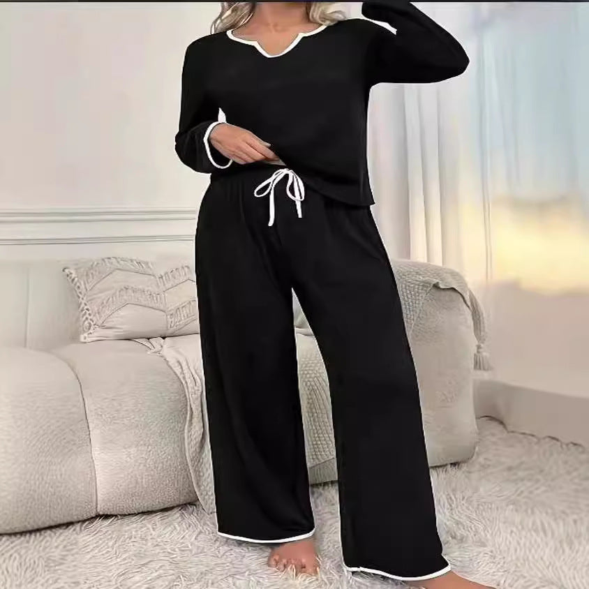 Damen Lounge-Set mit elegantem V-Ausschnitt und kontrastierenden Details EB