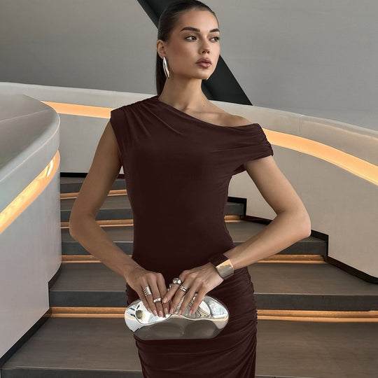 Damen Elegantes Maxikleid mit asymmetrischem Ausschnitt und Raffungen EB
