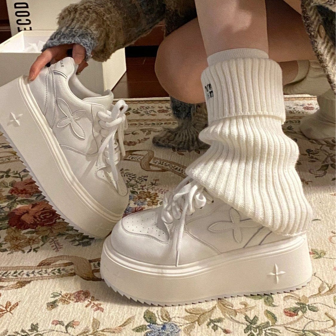 Damen Plateau Sneakers mit strukturiertem Obermaterial und rutschfester Sohle EB
