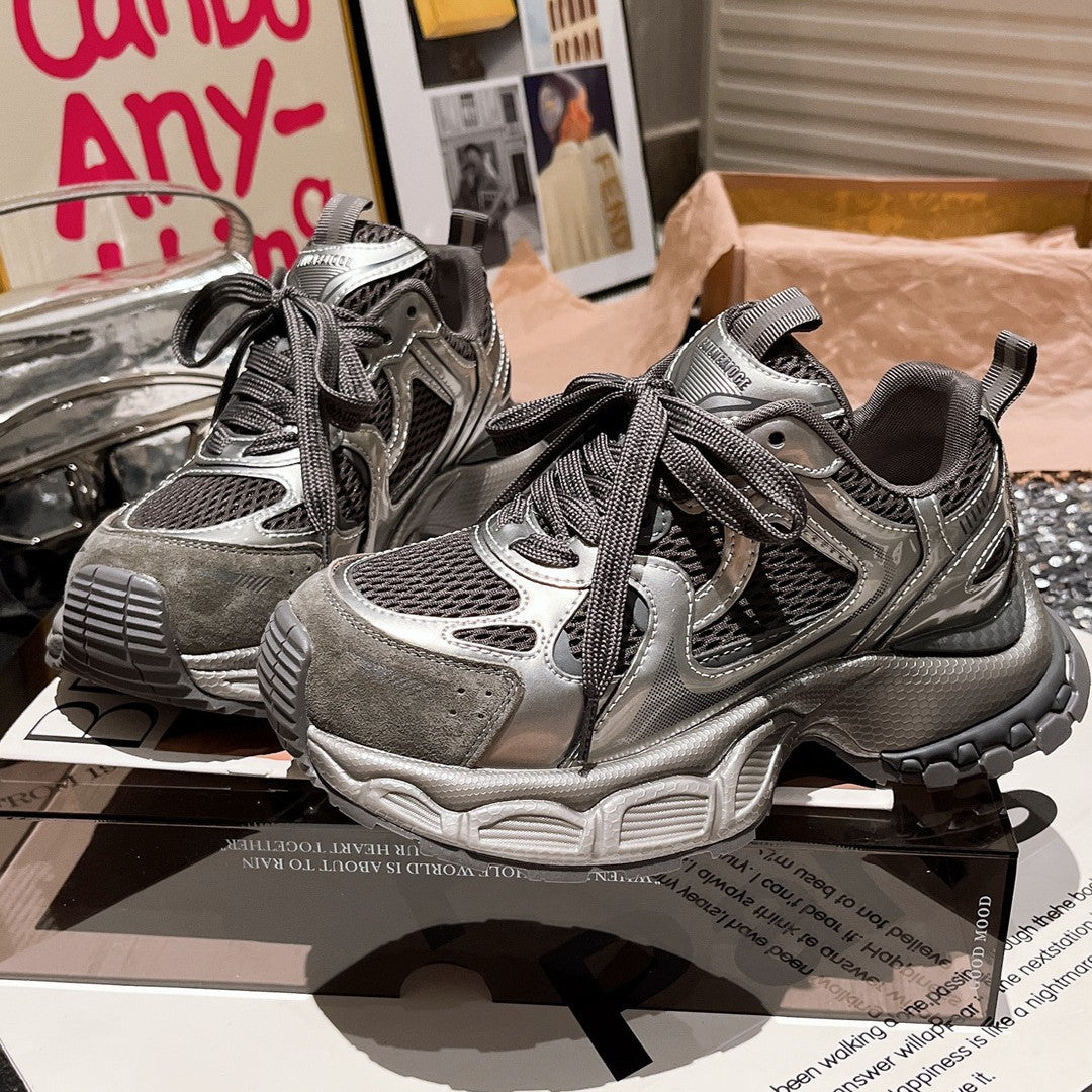 Damen sportliche Sneakers mit innovativem Sohlenprofil und atmungsaktivem Mesh-Obermaterial EB
