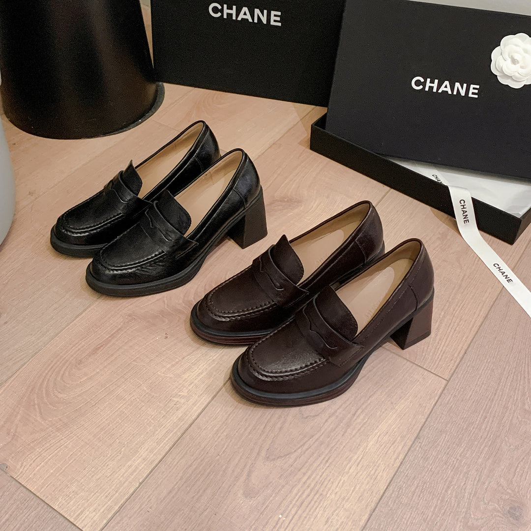 Damen Mokassin-Pumps mit blockiertem Absatz und modischem Lederlook EB