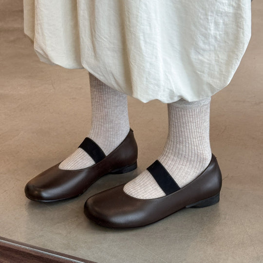 Damen Ballerinas mit elastischem Riemchen und hochwertiger Lederoberfläche EB