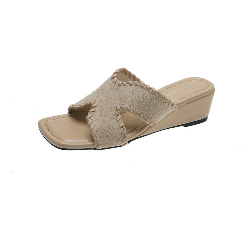 Damen Komfortable Mules mit modernen Steppdetails EB