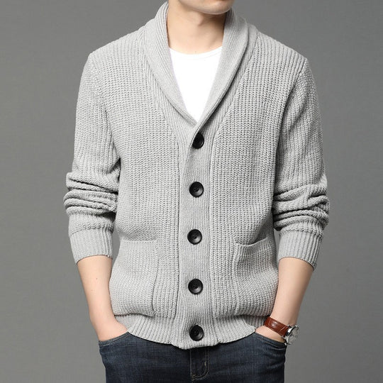 Herren Strickjacke mit Schalkragen und praktischen Taschen EB