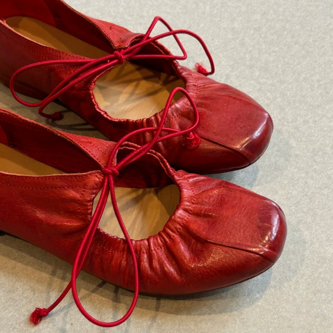 Damen Ballerina-Schuhe mit elegante Raffung und modischem Schnürdetail EB