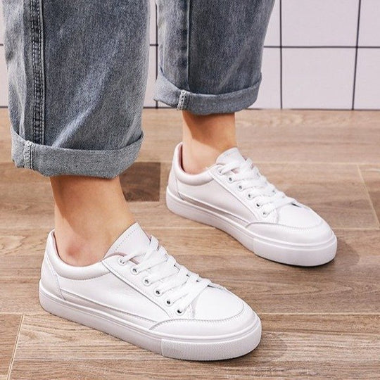 Damen Modische und bequeme Sneakers im minimalistischen Design EB