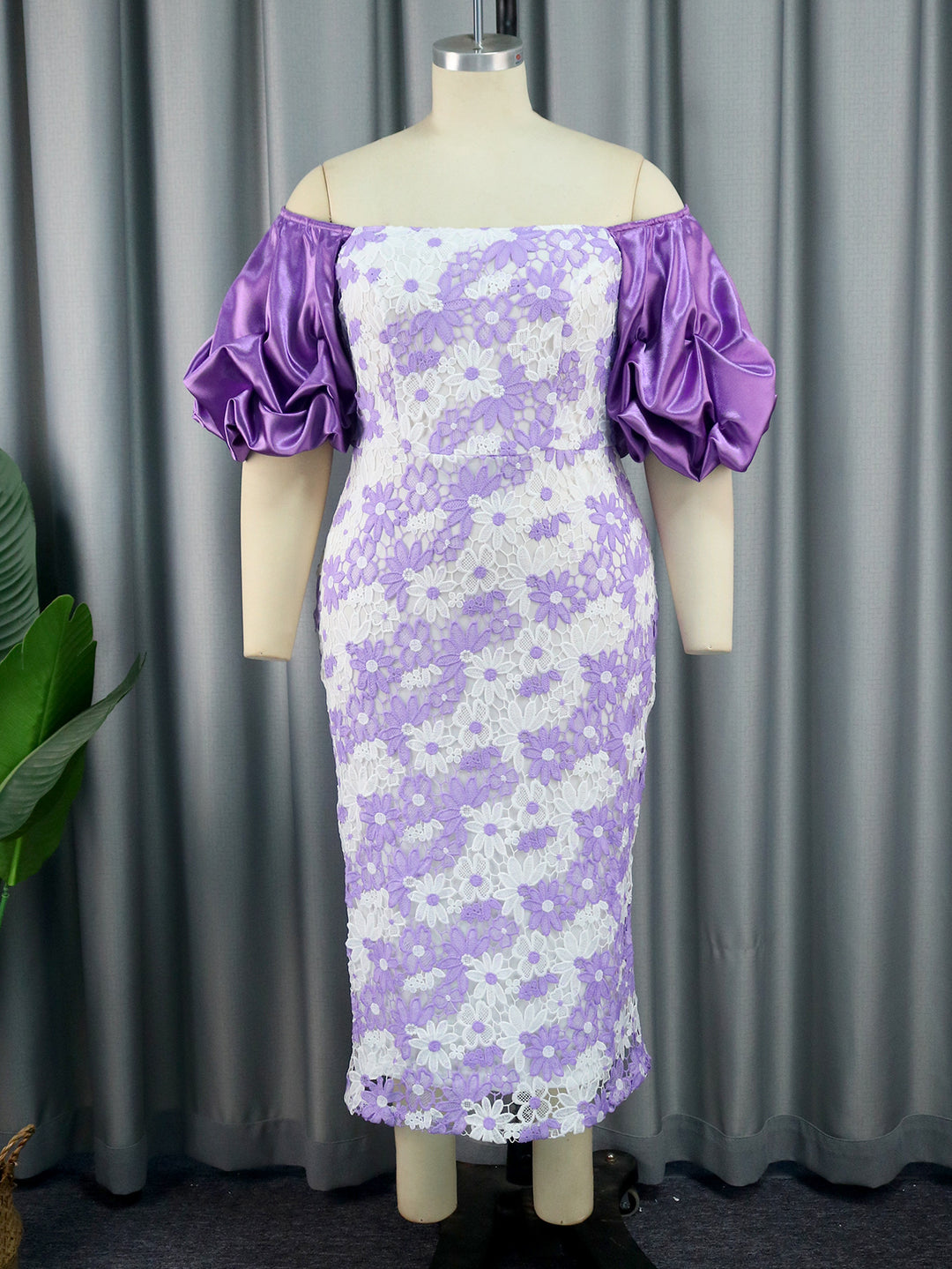 Damen Elegantes Spitzenkleid mit voluminösen Puffärmeln EB
