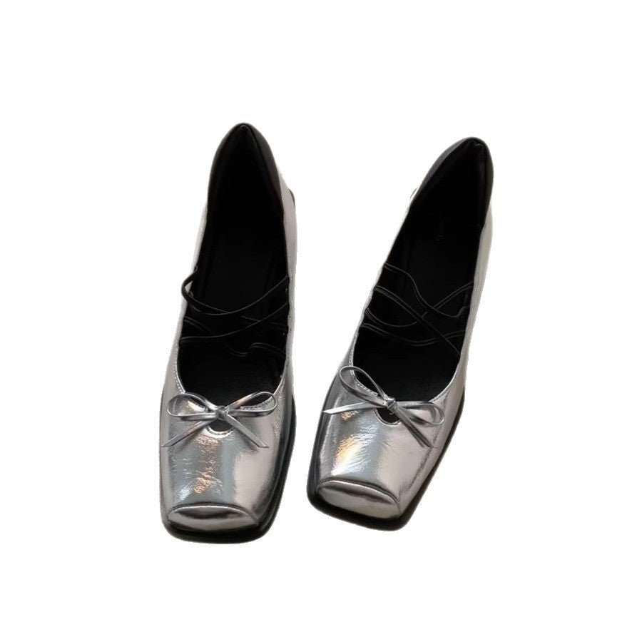 Damen Chunky Pumps mit verspieltem Schnürdetail und breitem Blockabsatz EB