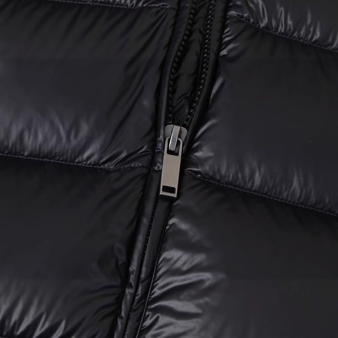 Damen gefütterte Kapuzenjacke mit eleganter Steppung EB