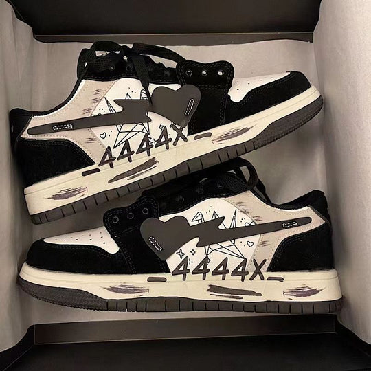 Damen Sneakers mit einzigartigen Herzapplikationen und kreativem Graf desig EB