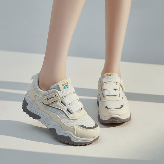 Damen Sportliche Sneaker mit atmungsaktiven Obermaterial und komfortablem Klettverschluss EB