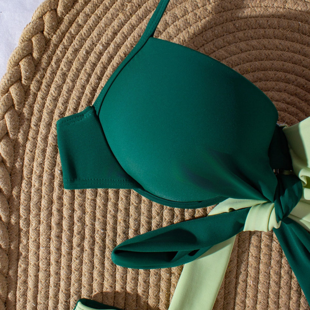 Damen-Bikini mit innovativem Wickeldesign EB