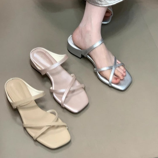 Damen elegante Flachsandalen mit geschmackvollem Kreuzriemen und bequemer Sohle EB