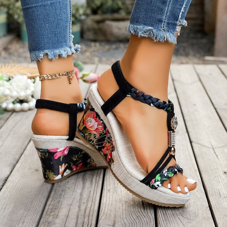 Damen Wedgesandalen mit floralem Detail EB