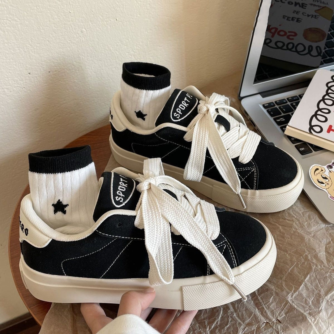 Damen Sportliche Sneaker mit weichem Wildleder-Obermaterial und dämpfender Sohle EB