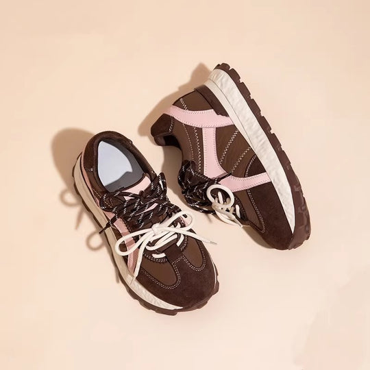 Damen Sportliche Sneakers mit hochelastischer Sohle und modischen Akzenten EB