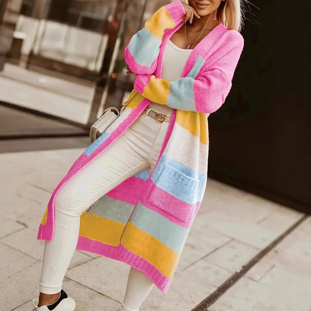 Damen modische Langstrickjacke mit buntem Streifenmuster EB