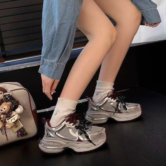 Damen Sportliche Sneakers mit dämpfendem Sohlenprofil und atmungsaktiver Mesh-Oberfläche EB