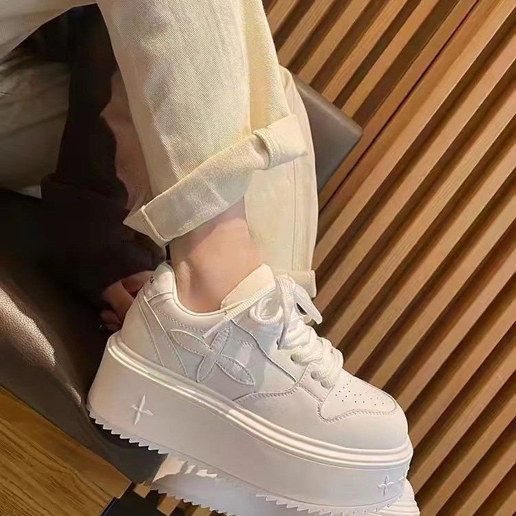 Damen Plateau-Sneaker mit modischem Design und dämpfender Sohle EB