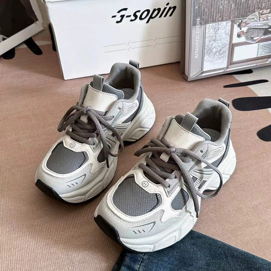 Damen Sportliche Sneakers mit atmungsaktivem Obermaterial und stabiler Profilsohle EB