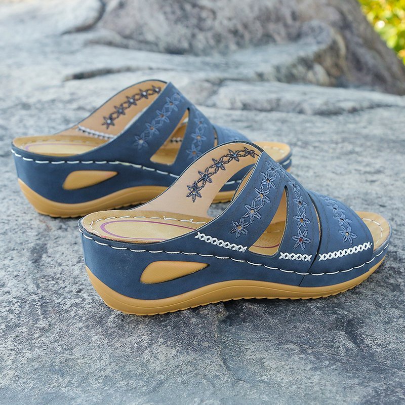 Damen Wedge-Pantoletten mit floralem Stickdesign und anatomischem Fußbett EB