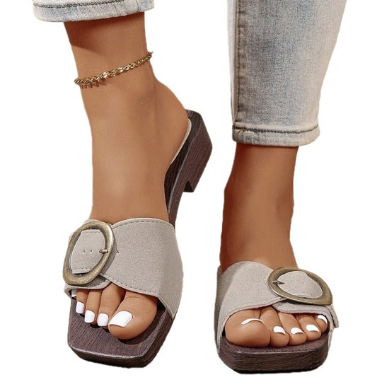 Damen Komfortable und elegante Mules mit detailliertem Riemendesign EB