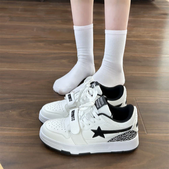 Damen Sneakers mit doppeltem Klettverschluss und atmungsaktiver Obermaterialstruktur EB