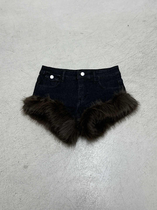 Damen Jeansshorts mit luxuriösem Kunstpelzsaum EB