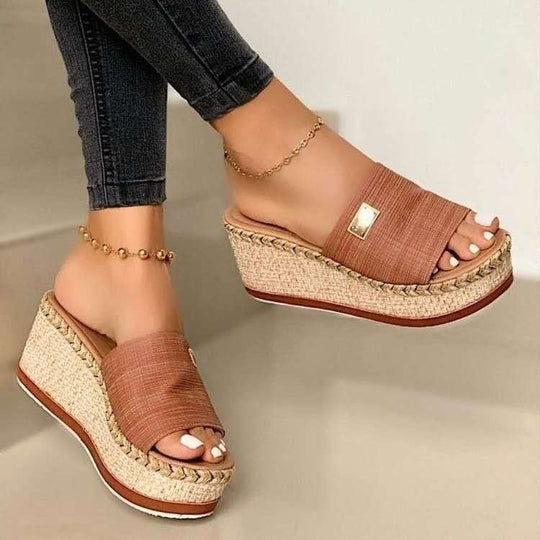 Damen  Espadrille-Keilpantoletten mit geflochtenem Bast-Plateau, breitem gewebtem Riemen und weicher Komfortsohle EB