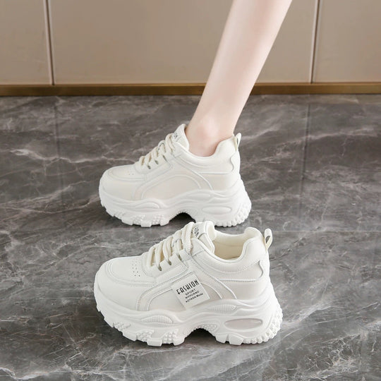 Damen Sportliche Chunky Sneakers mit gehobenem Komfort und trendiger Profilsohle EB