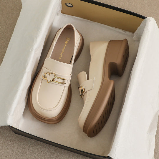 Damen Mokassin-Schuhe mit trendigem Herz-Akzent und massiver Sohle EB