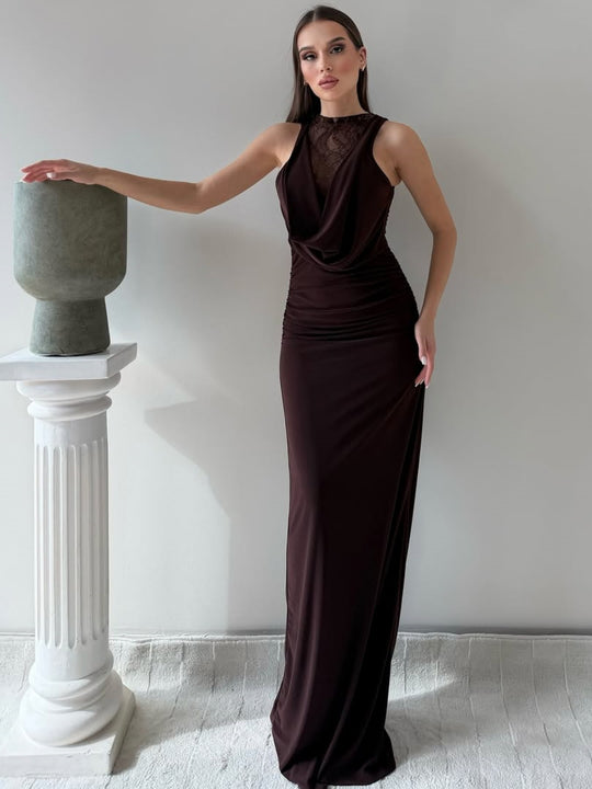 Damen Elegantes Maxikleid mit elegantem Neckholder-Design und raffinierter Spitzenlage EB