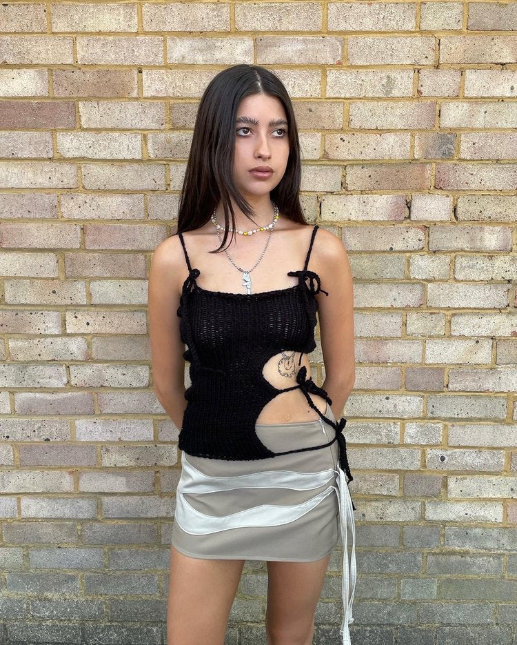 Damen gehäkeltes Top mit offenen Details und raffinierten Schnürungen EB