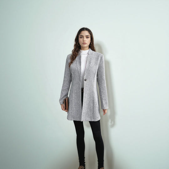 Damen eleganter Strickblazer mit Reverskragen und subtiler Rippstruktur EB