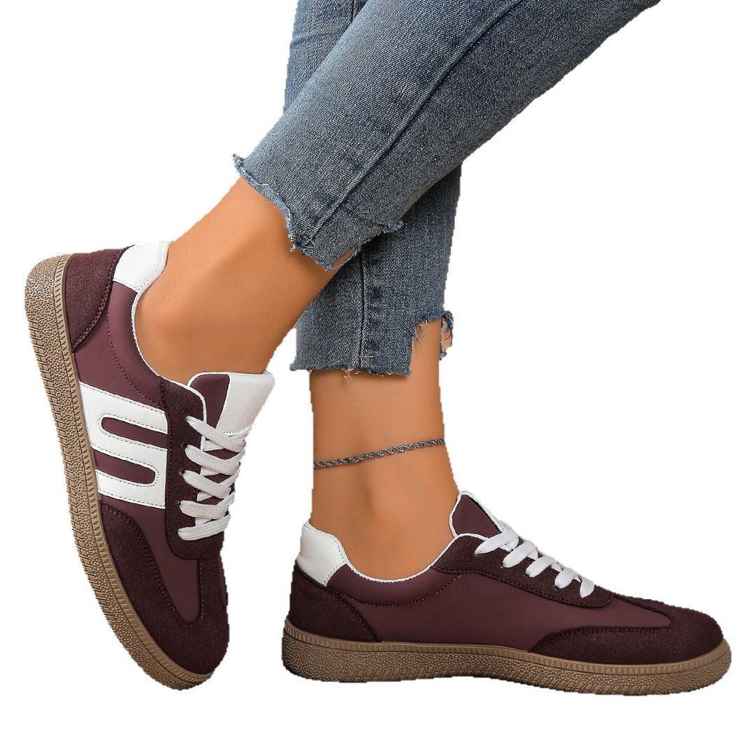 Damen Sneaker mit modischen Akzenten und rutschfester Sohle EB
